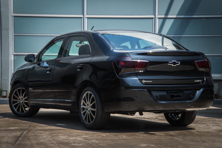  Chevrolet Cobalt Midnight Concept 2016 года  (фото 2 из 4)